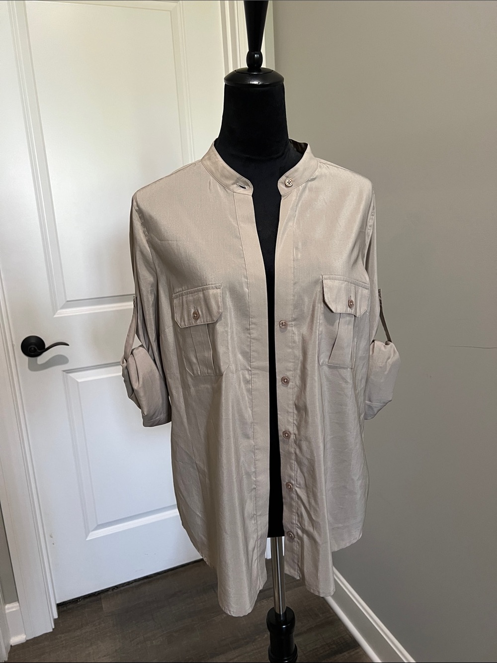 BCBGMaxAzria Light Taupe Button-Front Utility Blouse